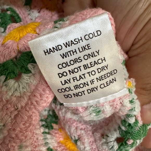 Altar’d State Crochet Daisy Crop Top Size M multicolor  flowers granny square - Picture 3 of 7